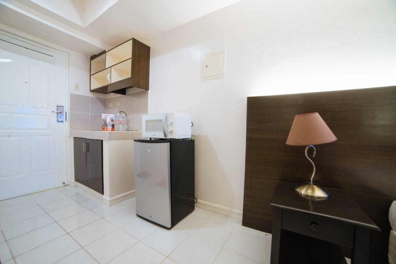 Reddoorz Premium @ Cityland Tagaytay 2 Tagaytay City Esterno foto