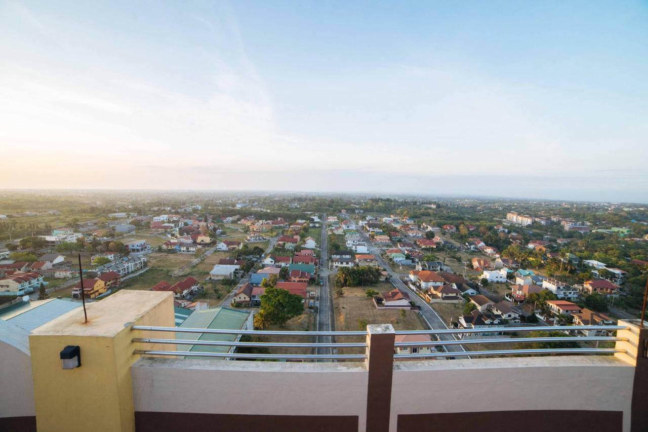 Reddoorz Premium @ Cityland Tagaytay 2 Tagaytay City Esterno foto
