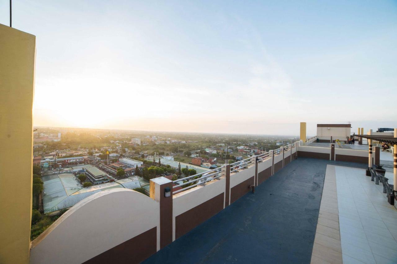 Reddoorz Premium @ Cityland Tagaytay 2 Tagaytay City Esterno foto